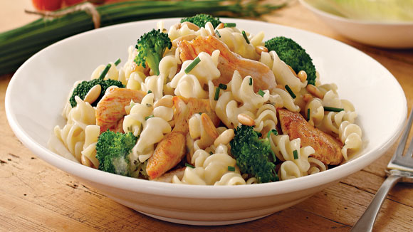 Sour Cream Pasta Recipe with Chicken & Brocolli. Continental Recipes.