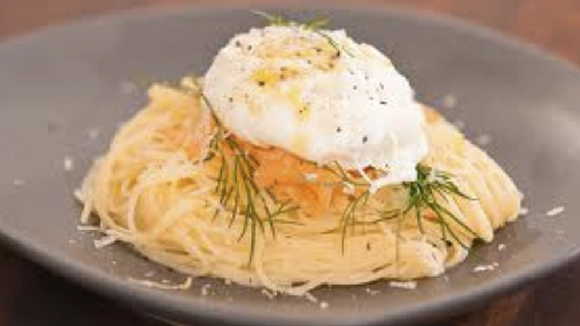 Angel hair pasta with salmon and lemon